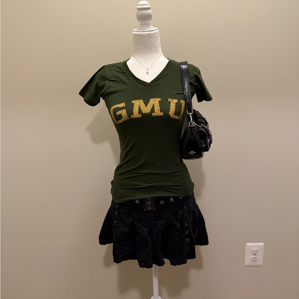 GMU college tee. size S